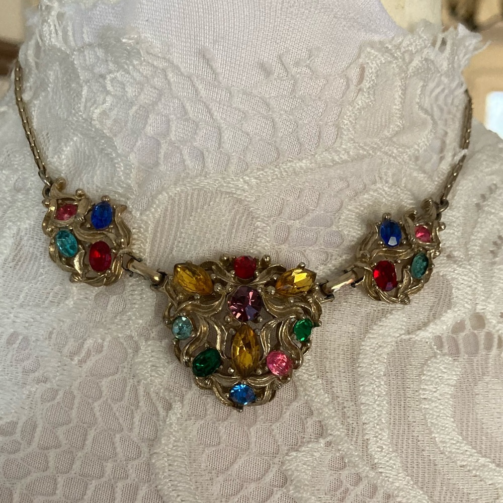 VINTAGE MULTI COLOR RHINESTONES GOLD NECKLACE